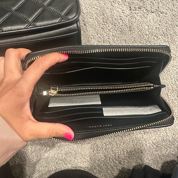 Tory Burch Black Quilted Shoulder Bag and Wallet - Picture 2 of 10